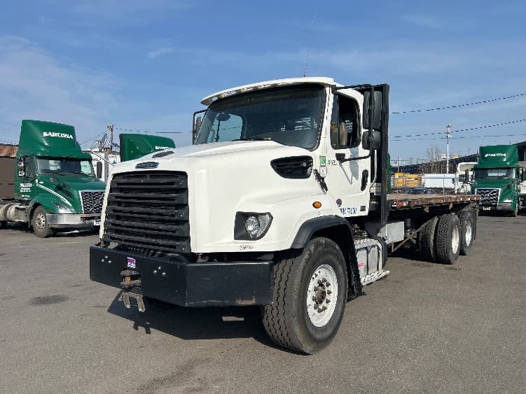 2020 Freightliner 114SD — photo 3