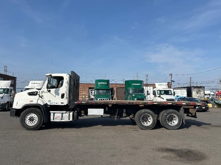 2020 Freightliner 114SD — photo 4