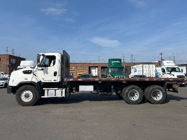 2020 Freightliner 114SD — photo 4