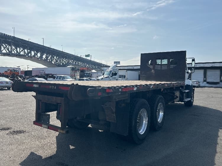 2020 Freightliner 114SD — photo 9