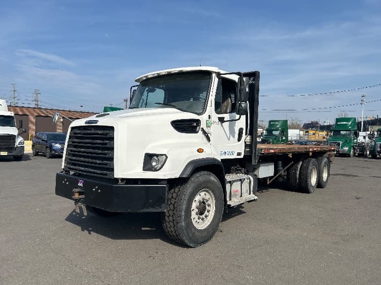 2020 Freightliner 114SD — photo 3
