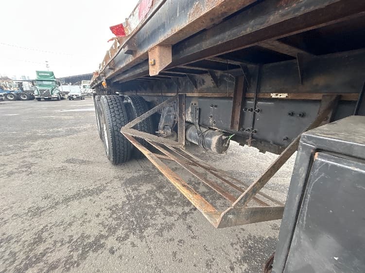 2020 Freightliner 114SD — photo 10