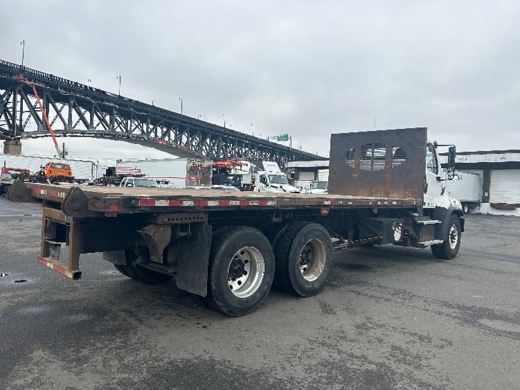 2020 Freightliner 114SD — photo 9