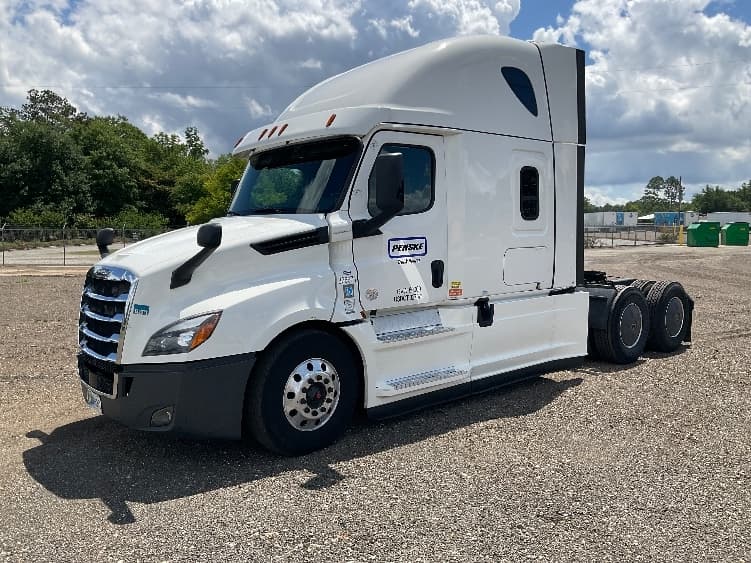 2020 Freightliner Cascadia — photo 3