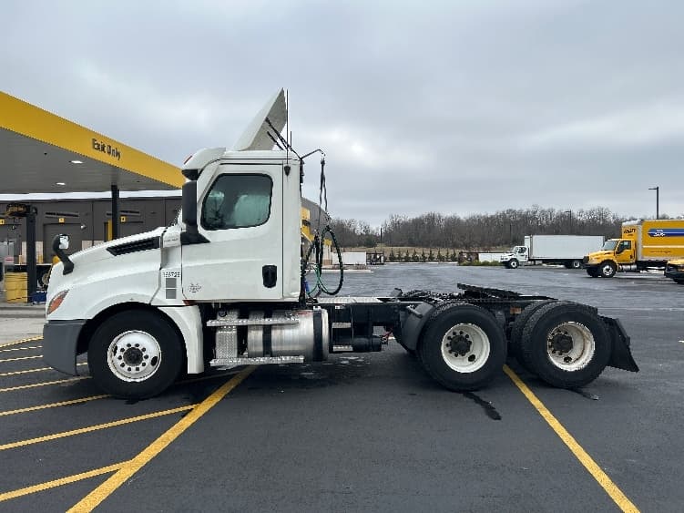 2020 Freightliner Cascadia — photo 4