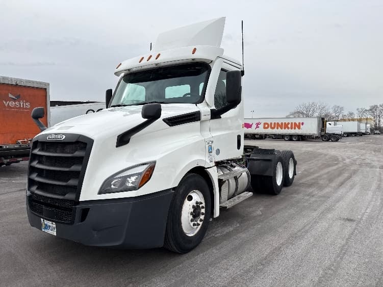 2020 Freightliner Cascadia — photo 3