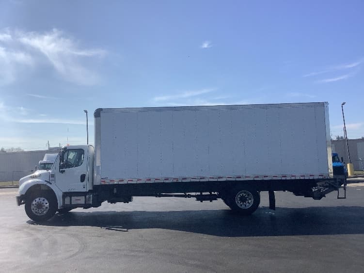 2020 Freightliner M2 106 — photo 4