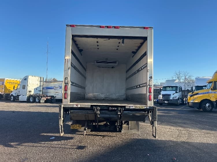 2020 Isuzu NQR — photo 8