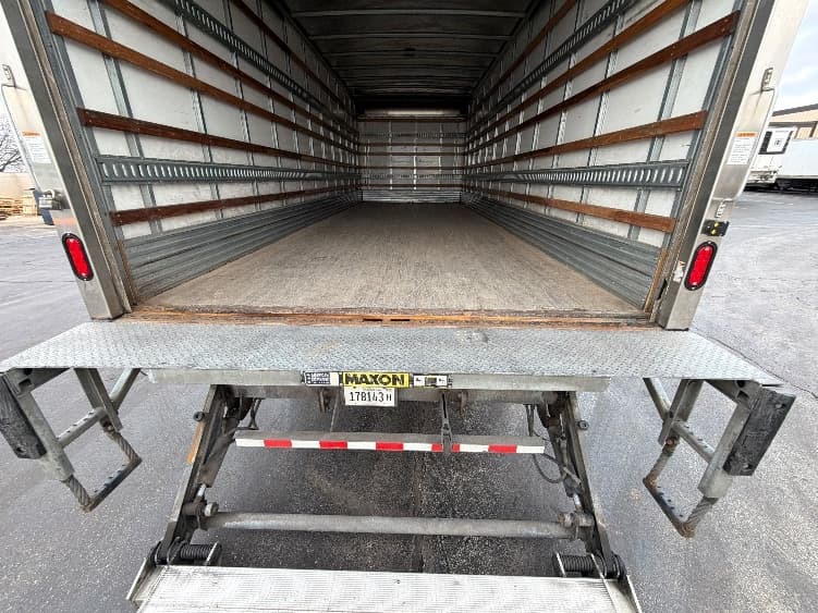 2020 Isuzu FTR — photo 10