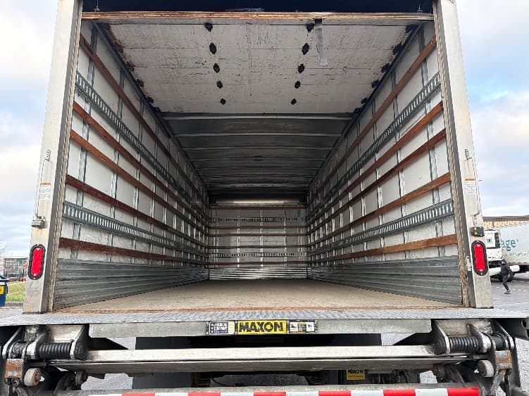 2020 Isuzu FTR — photo 8