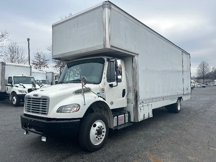 2020 Freightliner M2 106 — photo 3