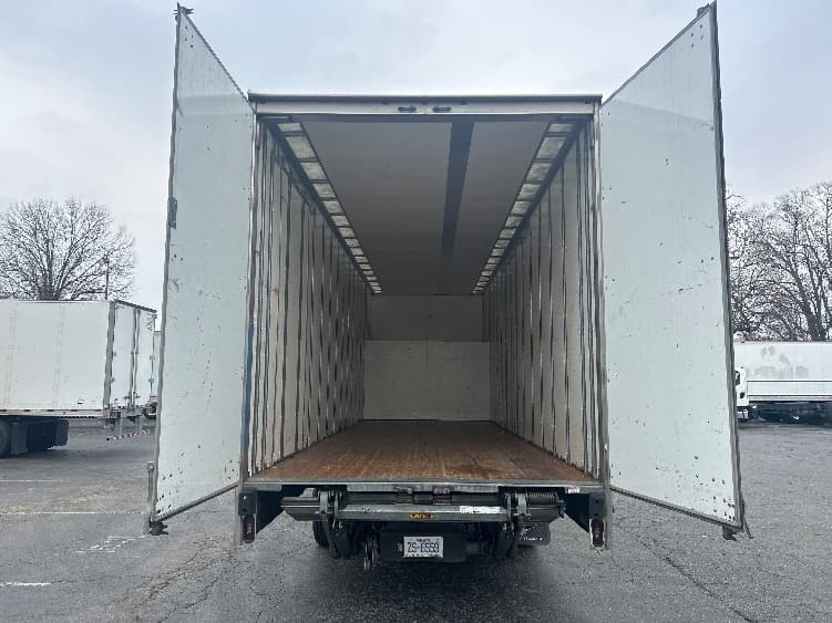 2020 Freightliner M2 106 — photo 8