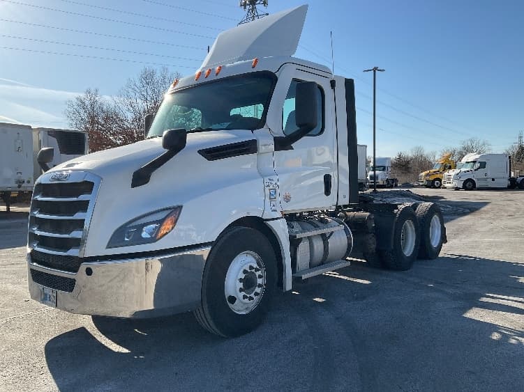 2020 Freightliner Cascadia — photo 3