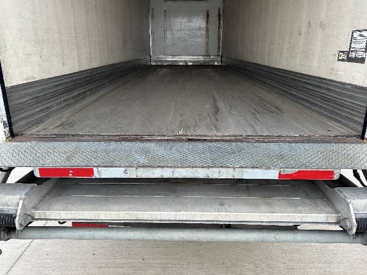 2020 Freightliner M2 106 — photo 10