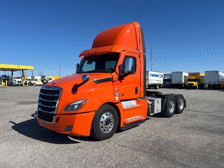 2020 Freightliner Cascadia — photo 3