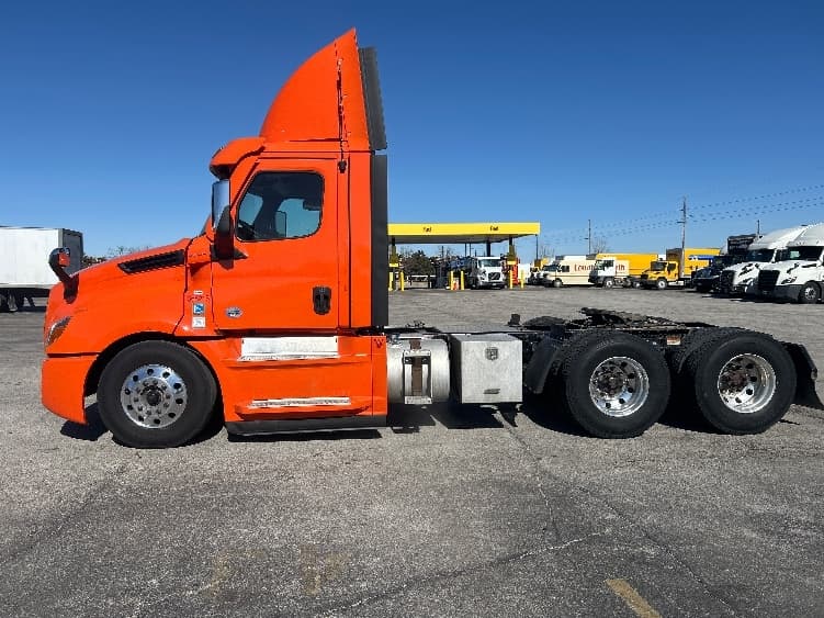 2020 Freightliner Cascadia — photo 4