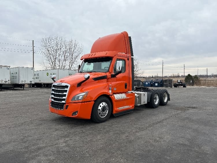 2020 Freightliner Cascadia — photo 3