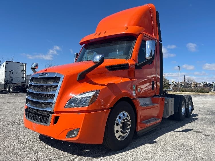 2020 Freightliner Cascadia — photo 3