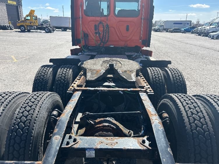 2020 Freightliner Cascadia — photo 6