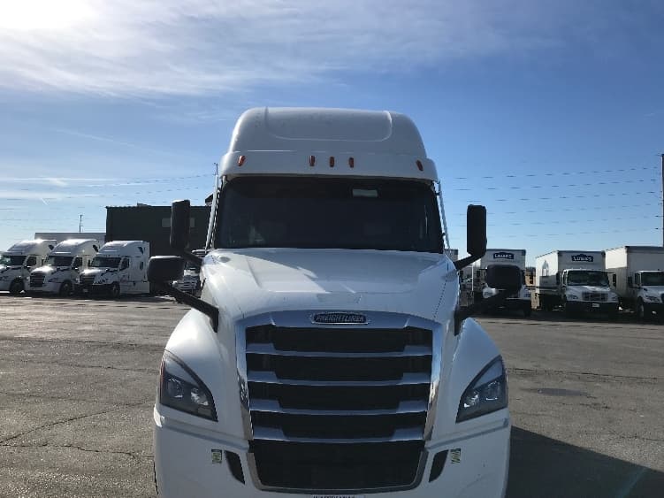 2020 Freightliner Cascadia — photo 2