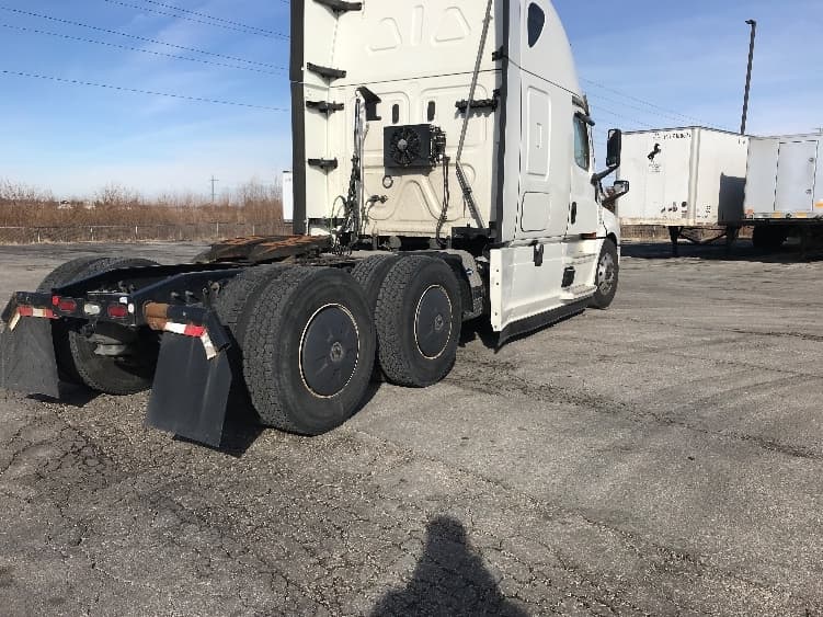 2020 Freightliner Cascadia — photo 7