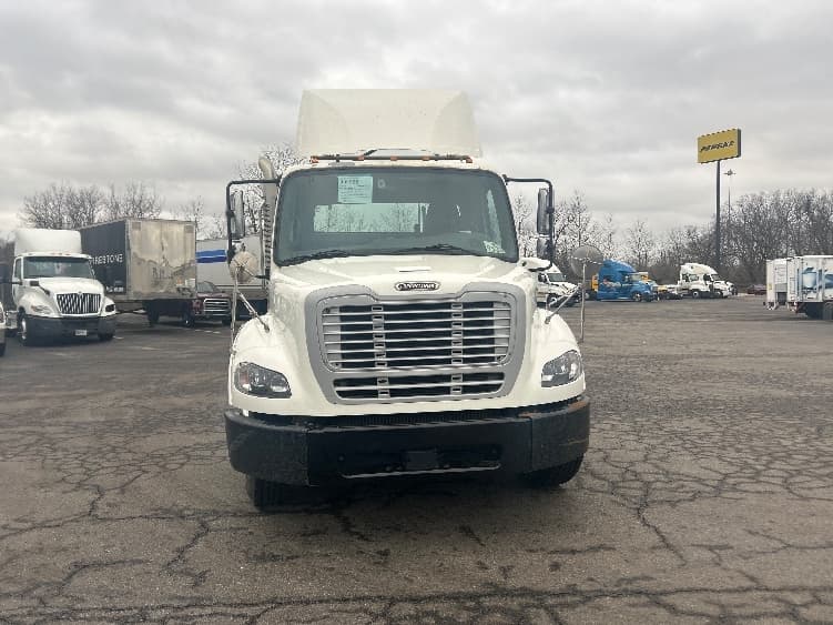 2020 Freightliner M2 112 — photo 2