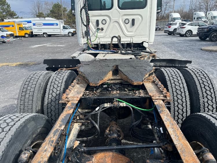 2020 Freightliner Cascadia — photo 6