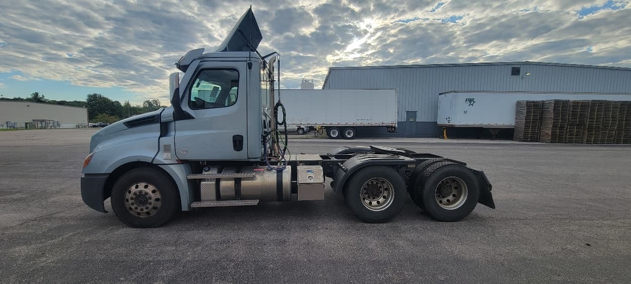 2020 Freightliner Cascadia — photo 4
