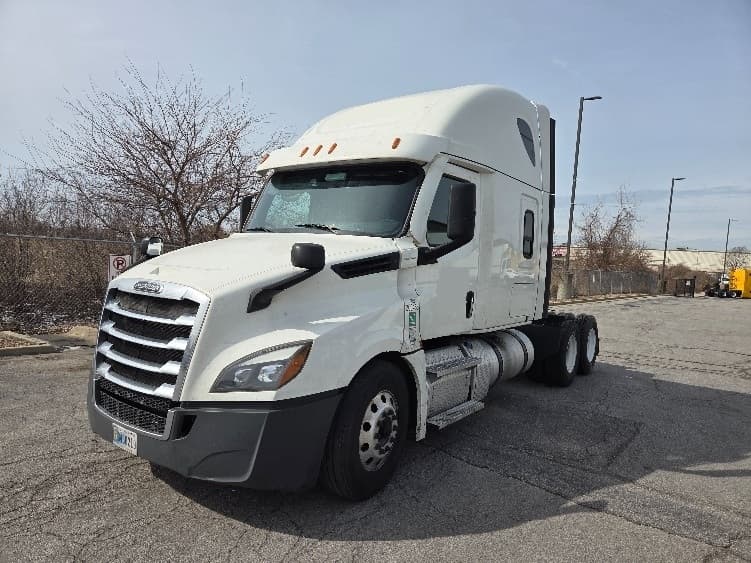 2021 Freightliner Cascadia — photo 3