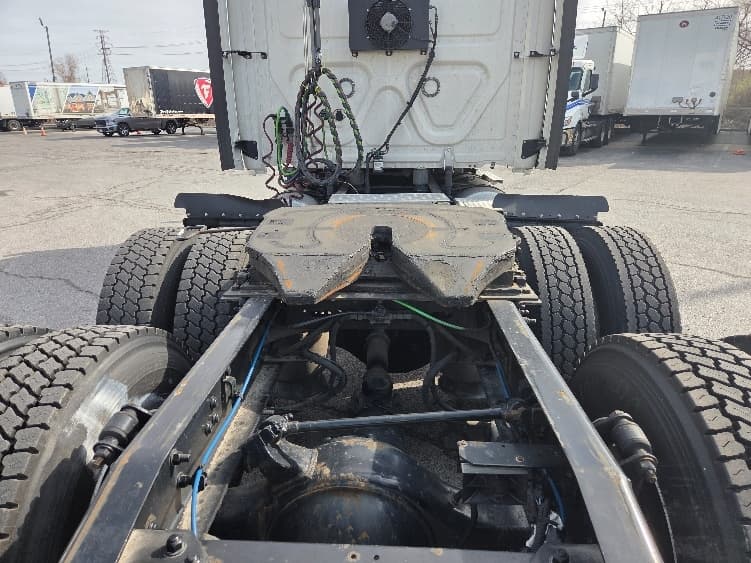 2021 Freightliner Cascadia — photo 6