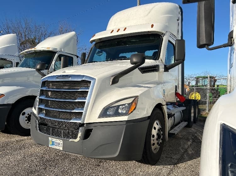 2021 Freightliner Cascadia — photo 4