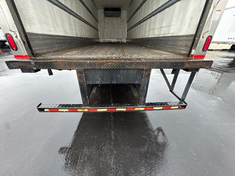 2021 Freightliner M2 112 — photo 9