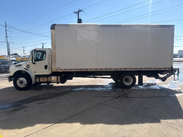 2020 Freightliner M2 106 — photo 4