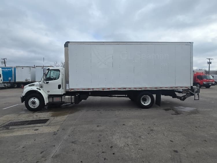 2020 Freightliner M2 106 — photo 4