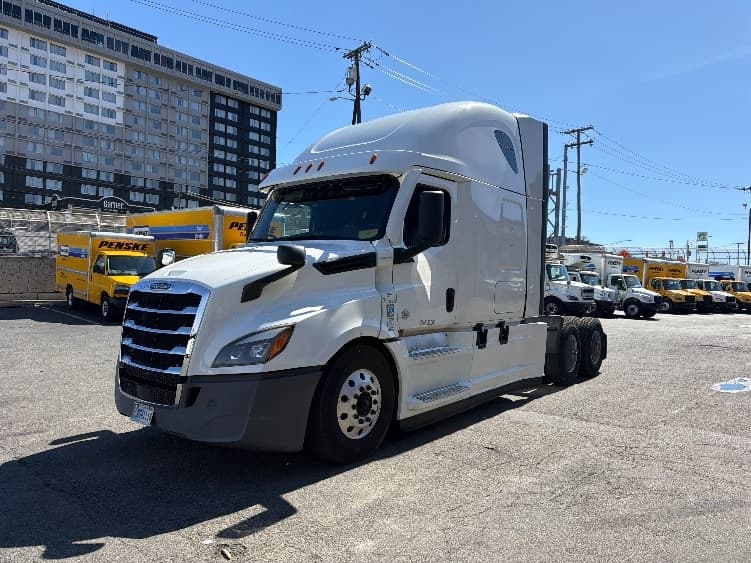 2020 Freightliner Cascadia — photo 3