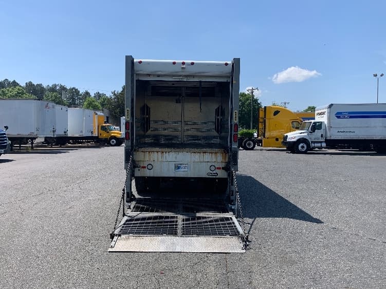 2020 Freightliner M2 106 — photo 8