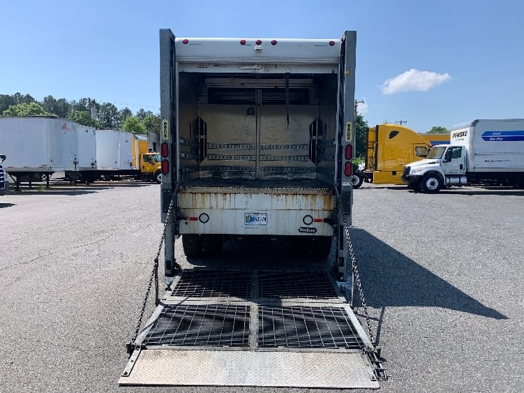 2020 Freightliner M2 106 — photo 9