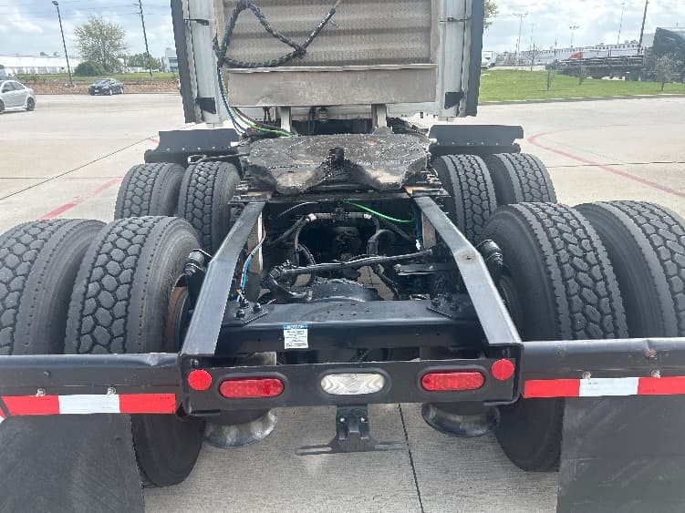 2021 Freightliner Cascadia — photo 6