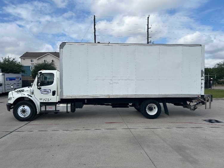 2021 Freightliner M2 106 — photo 4