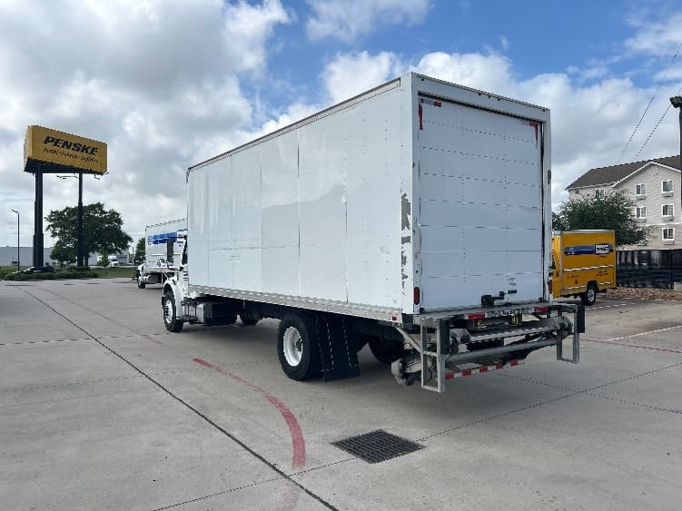 2021 Freightliner M2 106 — photo 6