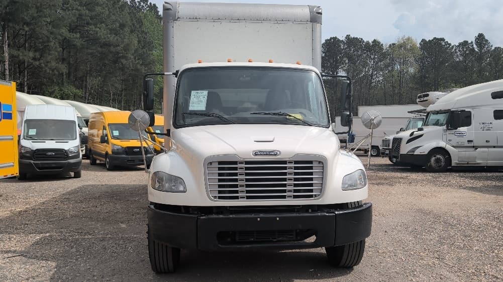 2021 Freightliner M2 106 — photo 2
