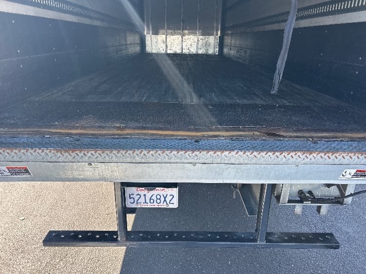 2021 Freightliner M2 106 — photo 10