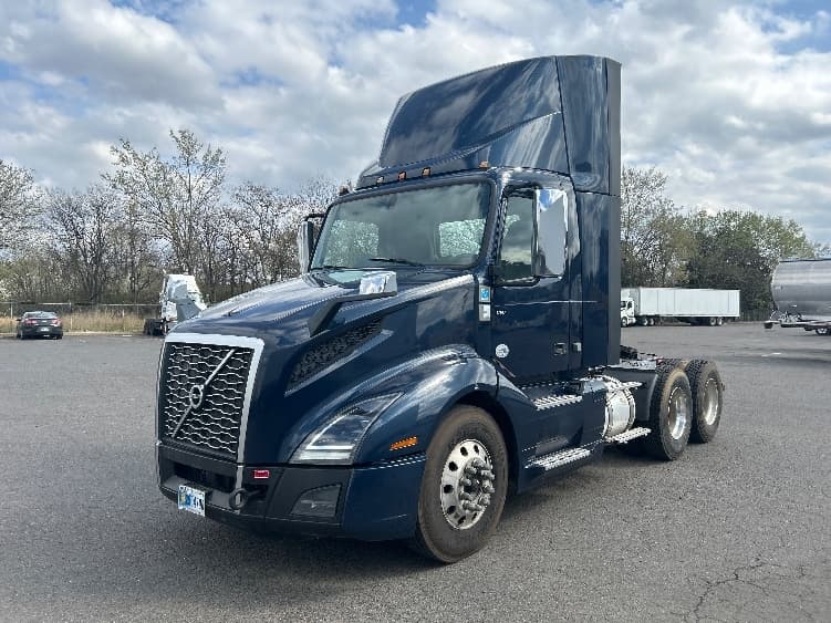 2021 Volvo VNL 300 — photo 3