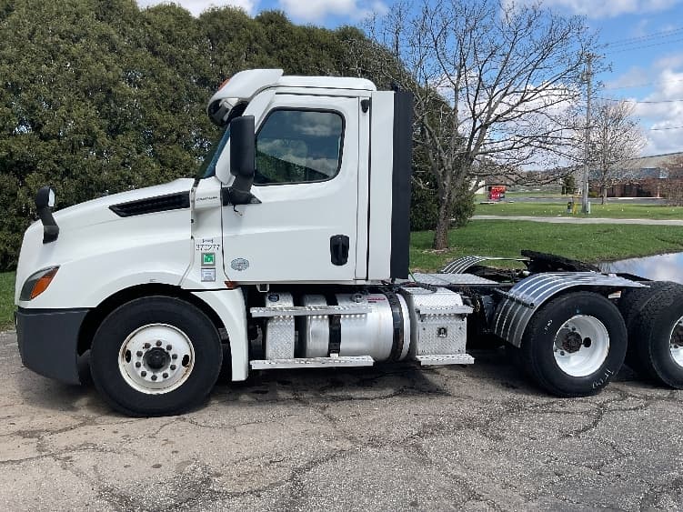 2021 Freightliner Cascadia — photo 4