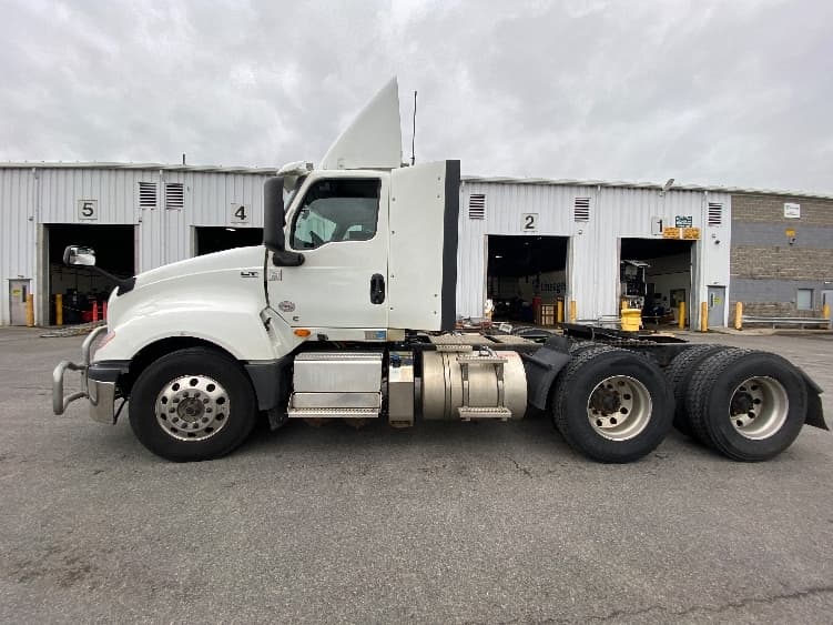 2021 International LT — photo 4