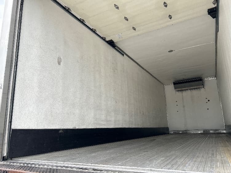 2021 Hino L6 — photo 10