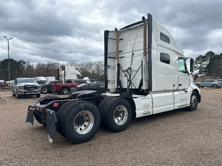 2021 Volvo VNL 760 — photo 7