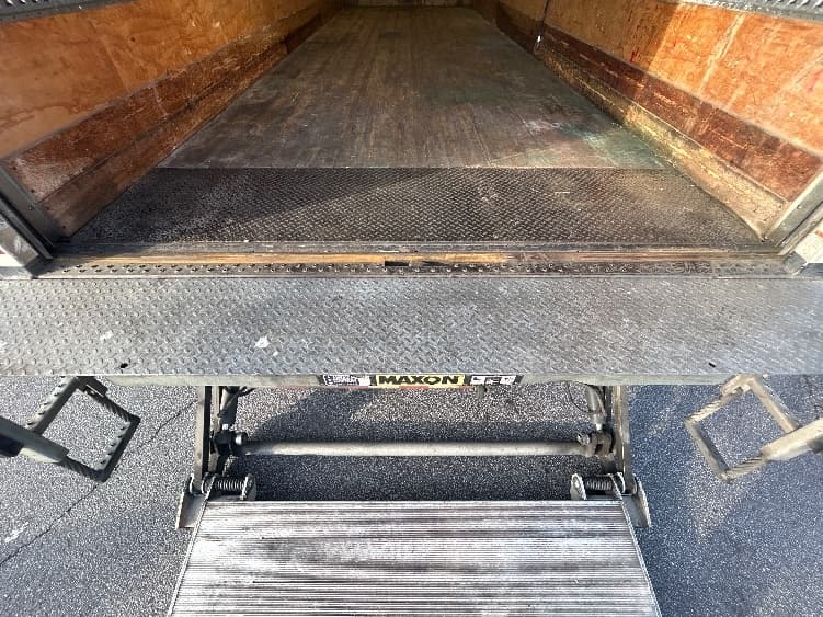 2021 Freightliner M2 106 — photo 10