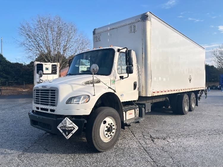 2021 Freightliner M2 106 — photo 3