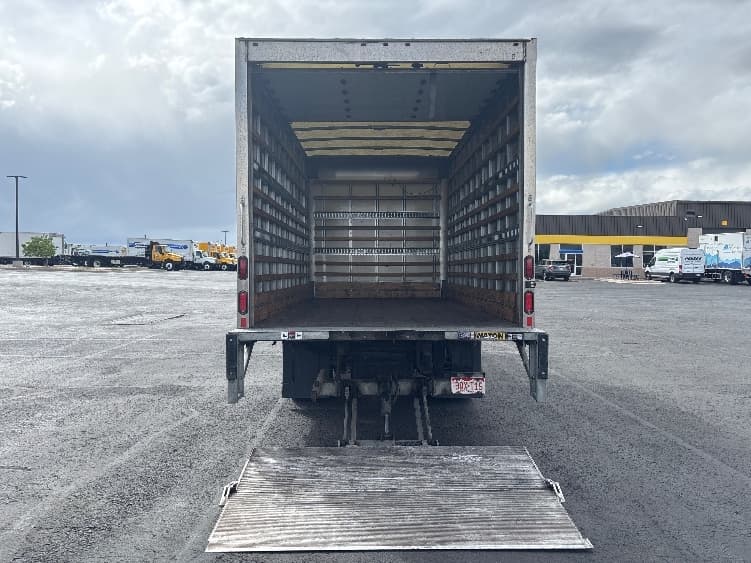 2020 Isuzu NPR — photo 9